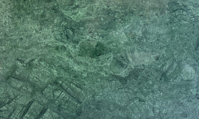 Udstillingsmodel køkken ø bordplade - Grøn marmor 30 mm poleret